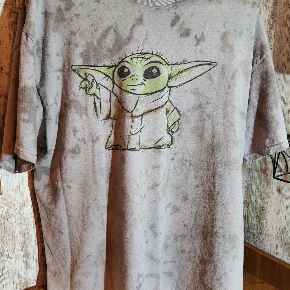 Gray T-Shirt with Baby Yoda Graphic Star Wars Mens Tie Dye XL